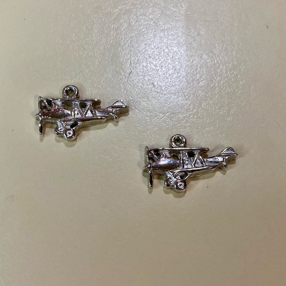2PC. VINTAGE SILVER AVIATION PILOT PLANE CHARMS